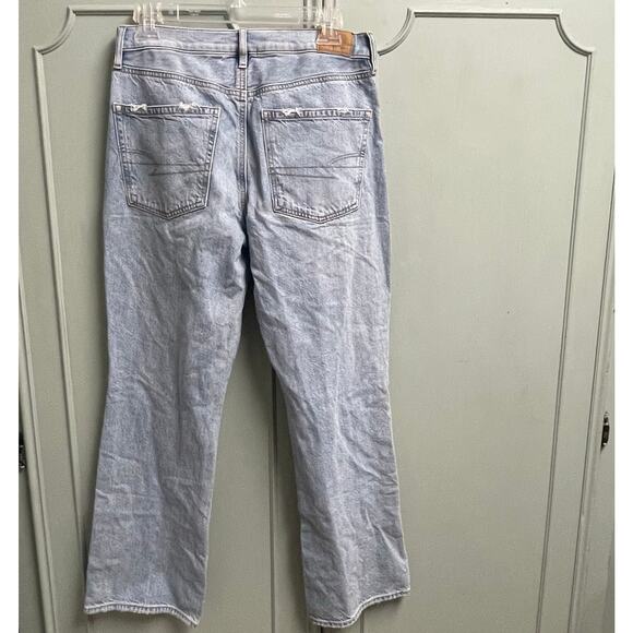 American Eagle 90s Bootcut Distressed Light Wash Jeans Size 6 Short Festival - Picture 2 of 6